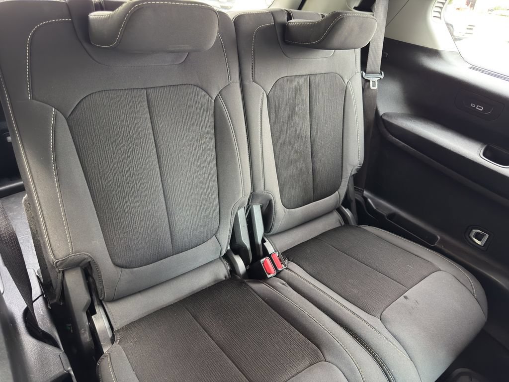 Used 2023 Jeep Grand Cherokee L Laredo w/ Luxury Tech Group I RWD image 35
