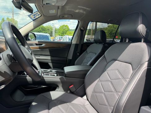 Used 2024 Volkswagen Atlas SE AWD/4WD image 11