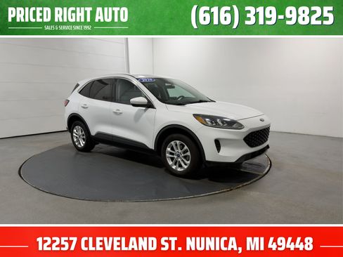 Used 2020 Ford Escape SE image 1