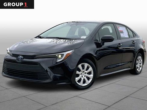 Used 2023 Toyota Corolla LE image 1