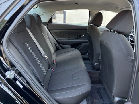 Used 2023 Hyundai Elantra SEL w/ Cargo Package FWD image 33