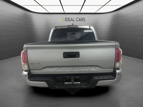 Used 2017 Toyota Tacoma Limited w/ Tow Package AWD/4WD image 6