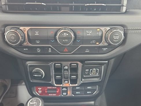 Used 2026 Jeep Gladiator Rubicon AWD/4WD image 31