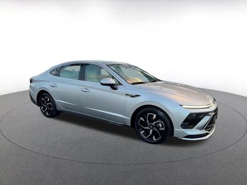 Used 2025 Hyundai Sonata SEL image 2