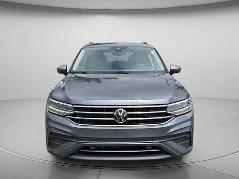 Used 2023 Volkswagen Tiguan SE image 4