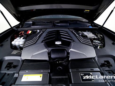 Used 2022 Lamborghini Urus AWD/4WD image 37