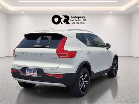 Used 2025 Volvo XC40 B5 Core AWD/4WD image 5