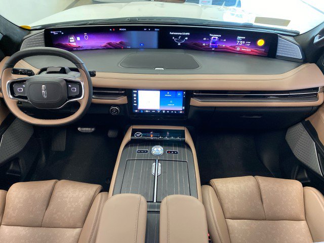 New 2027 Lincoln Navigator Black Label AWD/4WD image 16
