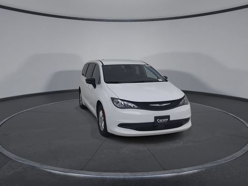 New 2027 Chrysler Pacifica LX FWD image 4