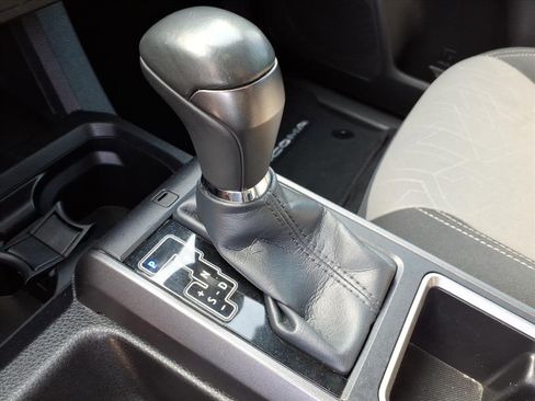 Used 2023 Toyota Tacoma TRD Sport w/ Technology Package AWD/4WD image 29