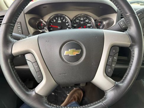 Used 2013 Chevrolet Silverado 1500 LT image 12