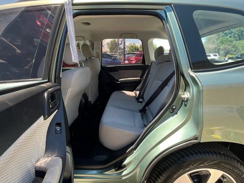 Used 2017 Subaru Forester 2.5i w/ Alloy Wheel Package AWD/4WD image 18