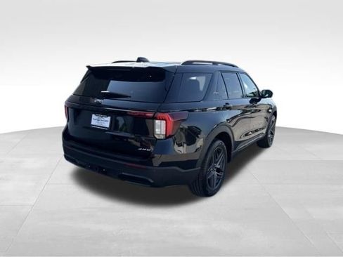 Used 2025 Ford Explorer ST-Line w/ ST-Line Street Pack AWD/4WD image 2