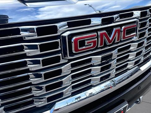 Used 2024 GMC Sierra 2500 Denali w/ Denali Reserve Package AWD/4WD image 30