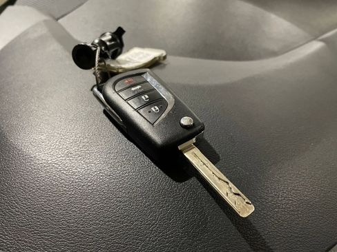 Used 2025 Toyota Corolla LE image 22