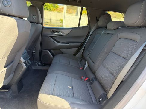 Used 2025 Chevrolet Equinox LT image 24