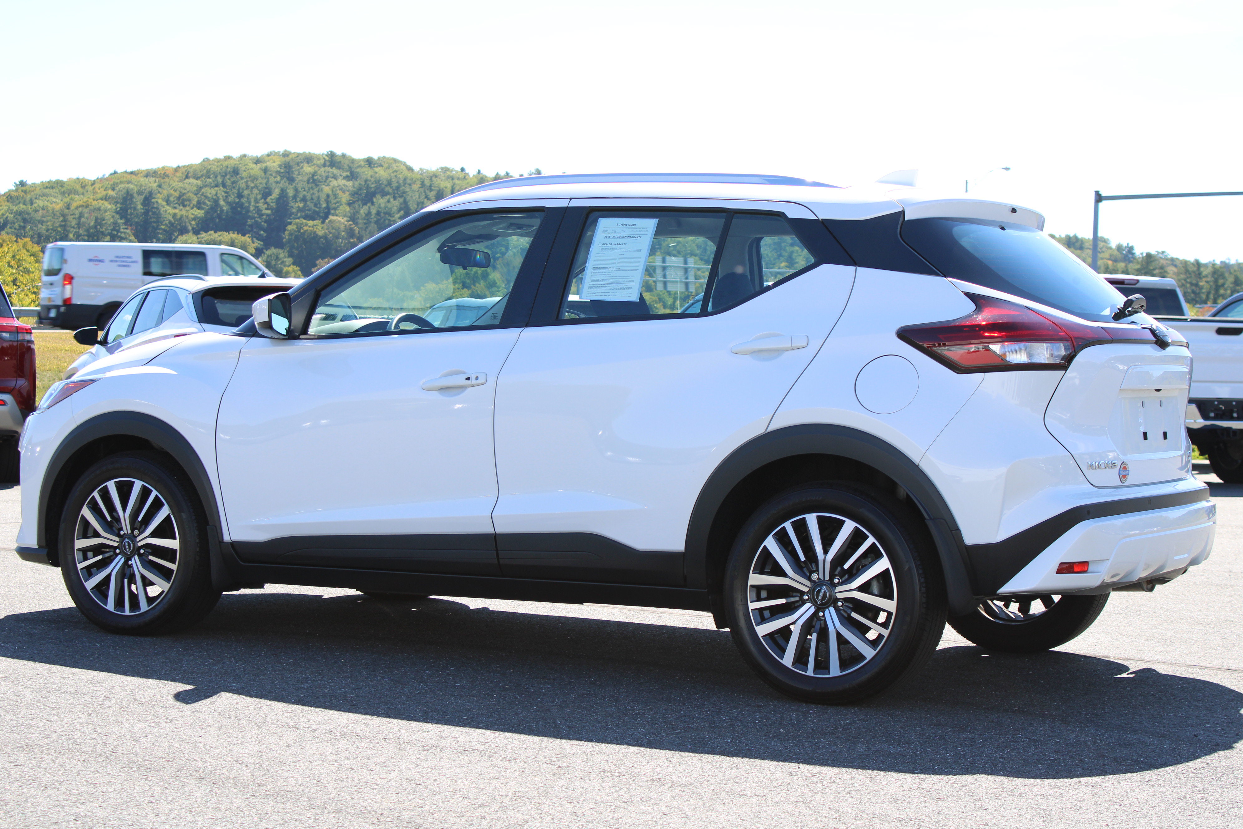 Used 2023 Nissan Kicks SV FWD image 10