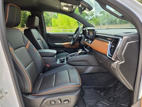 Used 2026 GMC Canyon AT4 w/ AT4 Premium Package AWD/4WD image 28