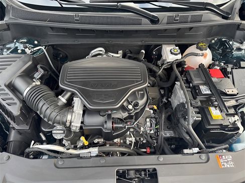 Certified 2025 Cadillac XT6 Premium Luxury image 9