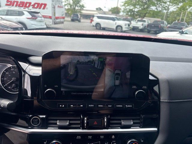 Used 2023 Nissan Pathfinder SL w/ Black Appearance Package AWD/4WD image 15