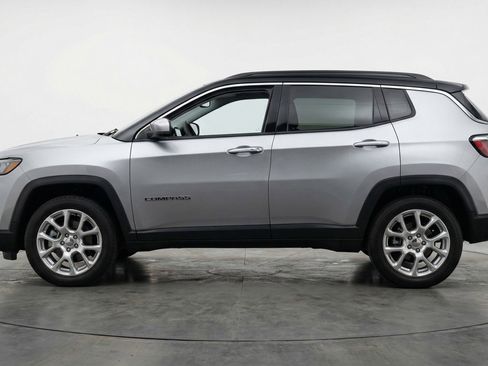 Used 2025 Jeep Compass Limited AWD/4WD image 5