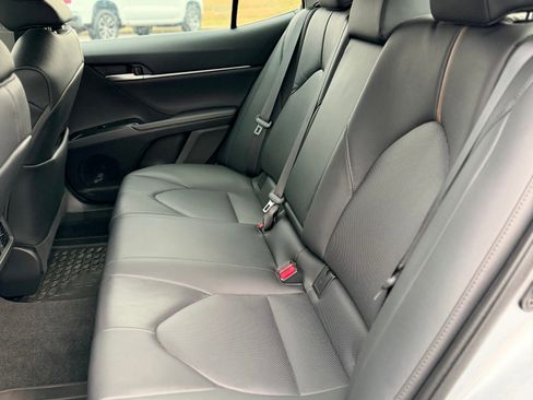 Used 2020 Toyota Camry XLE w/ Navigation Package image 9