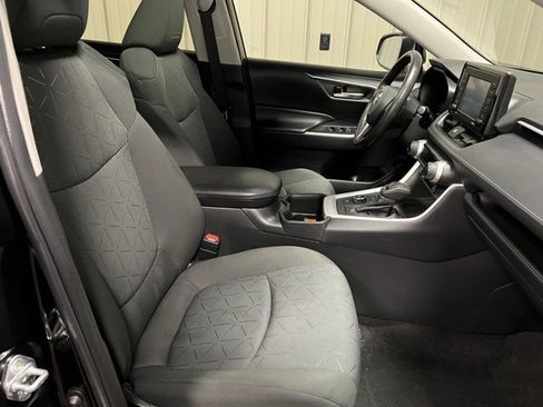 Used 2022 Toyota RAV4 XLE image 28
