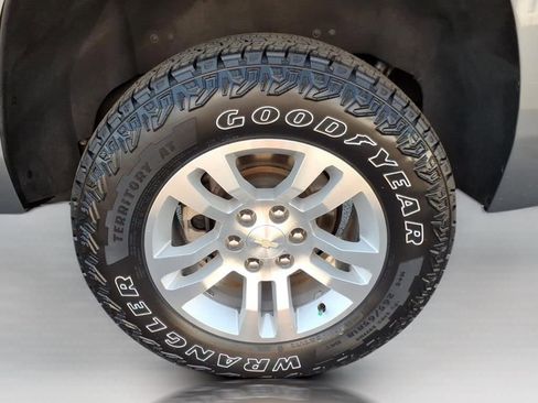 Used 2020 Chevrolet Tahoe LT image 9