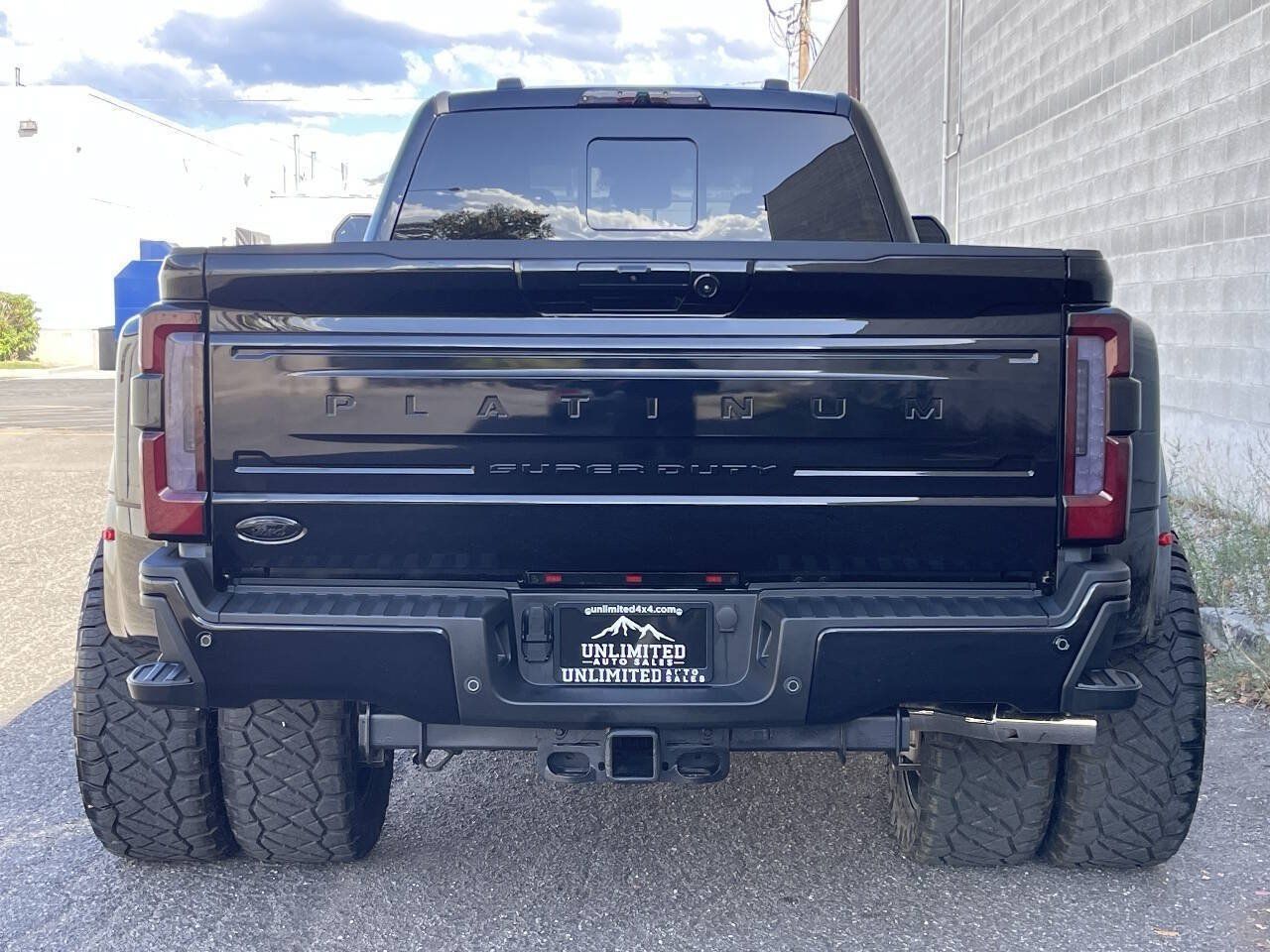 Used 2024 Ford F450 Platinum AWD/4WD image 17