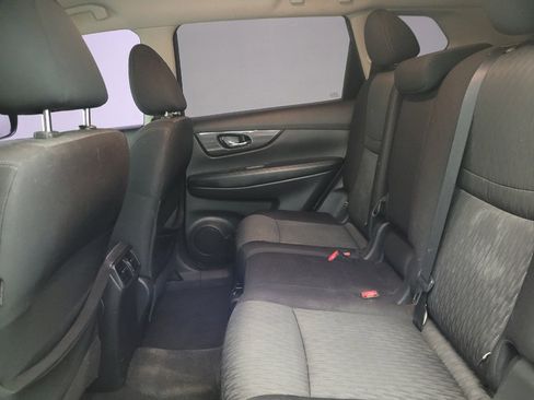Used 2020 Nissan Rogue SV FWD image 18