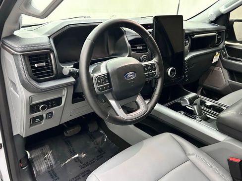 Used 2025 Ford F150 Lightning Flash image 12