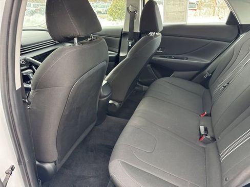 Used 2023 Hyundai Elantra SEL w/ Convenience Package image 26