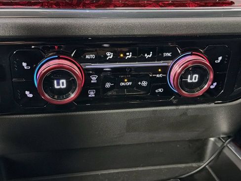 Used 2024 Chevrolet Silverado 1500 LT Trail Boss w/ LT Trail Boss Premium Package AWD/4WD image 16