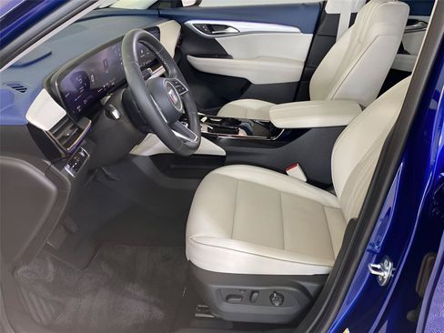 Used 2024 Buick Envision Avenir AWD/4WD image 16