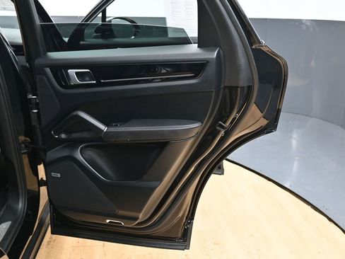 Used 2019 Porsche Cayenne E-Hybrid image 43