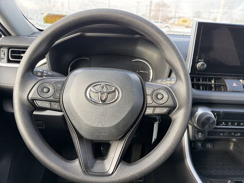 Used 2023 Toyota RAV4 LE image 13