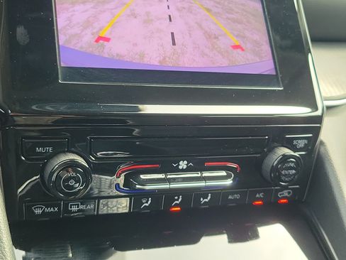 Used 2024 Jeep Grand Cherokee Laredo RWD image 22