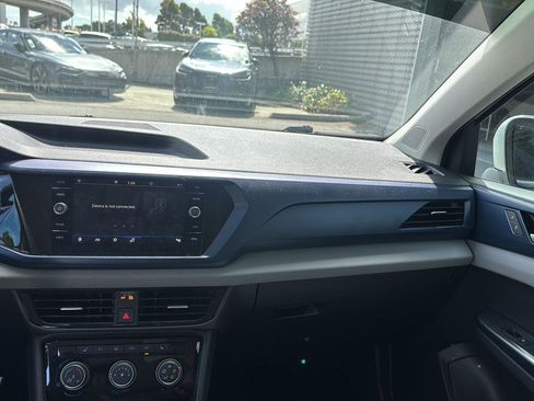 Used 2023 Volkswagen Taos SE image 11