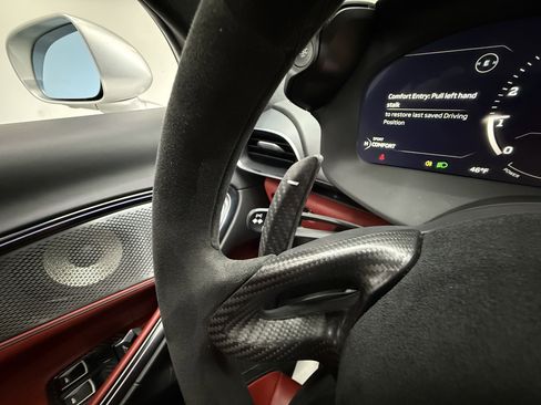 Used 2023 McLaren Artura RWD image 28