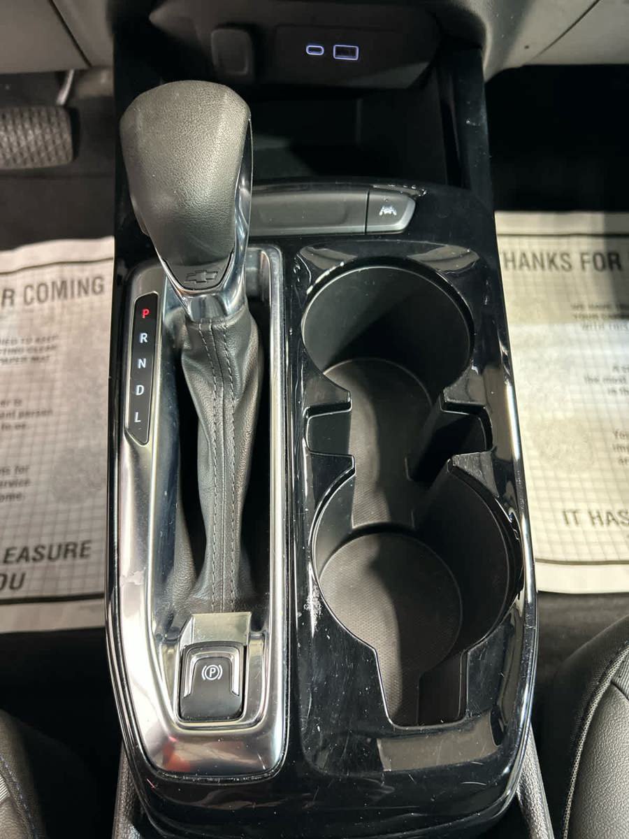 Used 2025 Chevrolet Trax LT FWD image 6