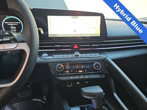 Certified 2024 Hyundai Elantra Blue image 20
