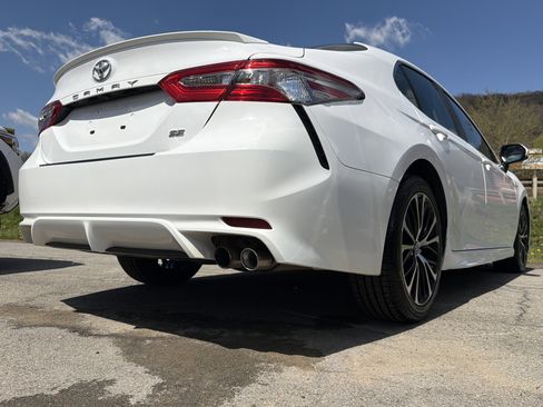 Used 2018 Toyota Camry SE image 41