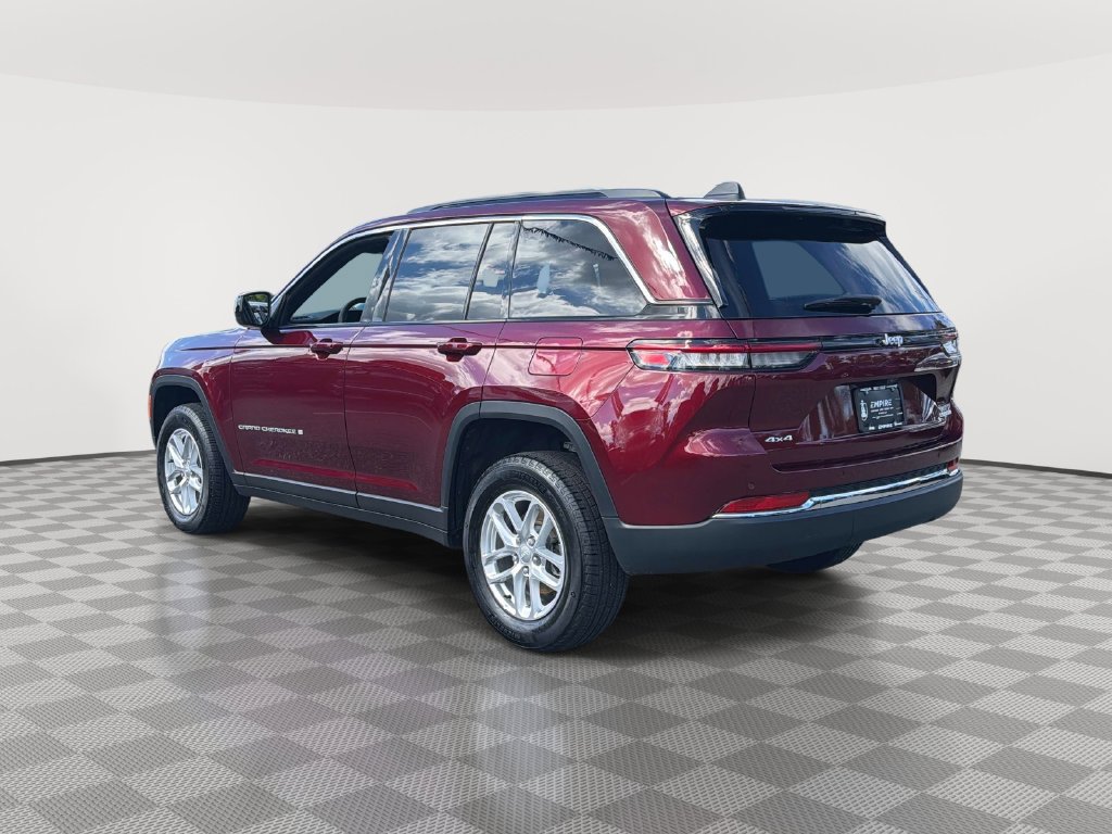 Used 2025 Jeep Grand Cherokee Laredo X AWD/4WD image 6