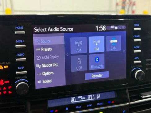 Used 2021 Toyota Sienna XLE image 35