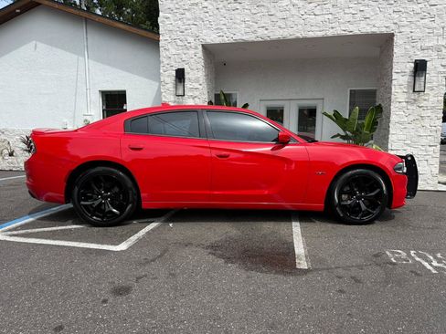 Used 2015 Dodge Charger R/T w/ Plus Group RWD image 18