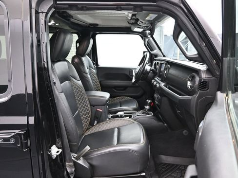 Used 2021 Jeep Wrangler Unlimited Sahara AWD/4WD image 13