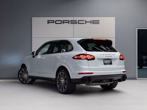 Used 2016 Porsche Cayenne S image 3
