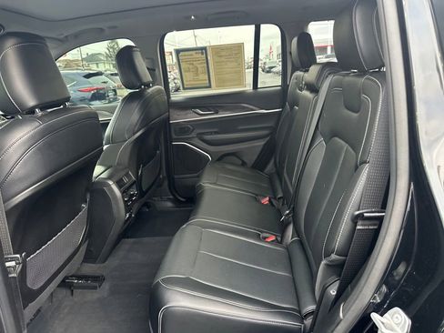 Used 2022 Jeep Grand Cherokee Limited 4xe image 16