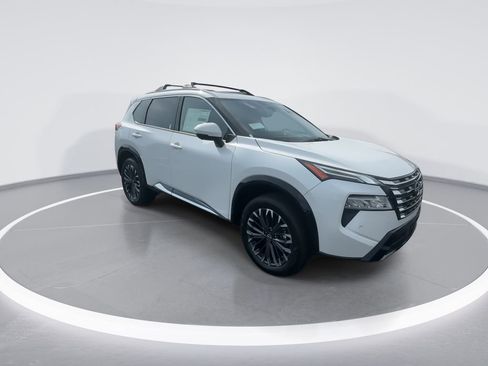 New 2026 Nissan Rogue Platinum w/ Platinum Premium Package image 2