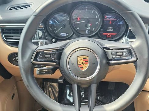 Used 2022 Porsche Macan AWD/4WD image 32